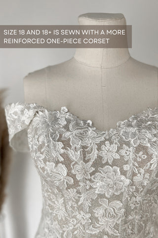 2 in 1 Short Wedding Dress Evelyn with Detachable Sophia Skirt
