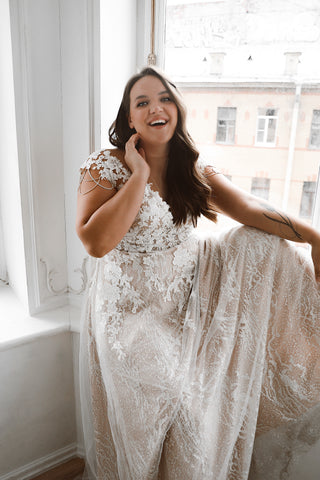 Plus Size Lace Wedding Dress Enn - Olivia Bottega