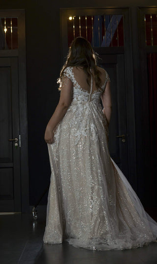 Plus size lace A-line wedding dress Enn - oliviabottega