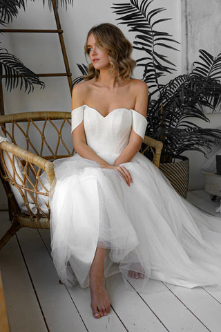 Minimalist Tulle Wedding Dress Klouzi with wide straps - Olivia Bottega