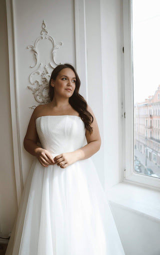 Plus size sparkly wedding dress Klouzi - oliviabottega
